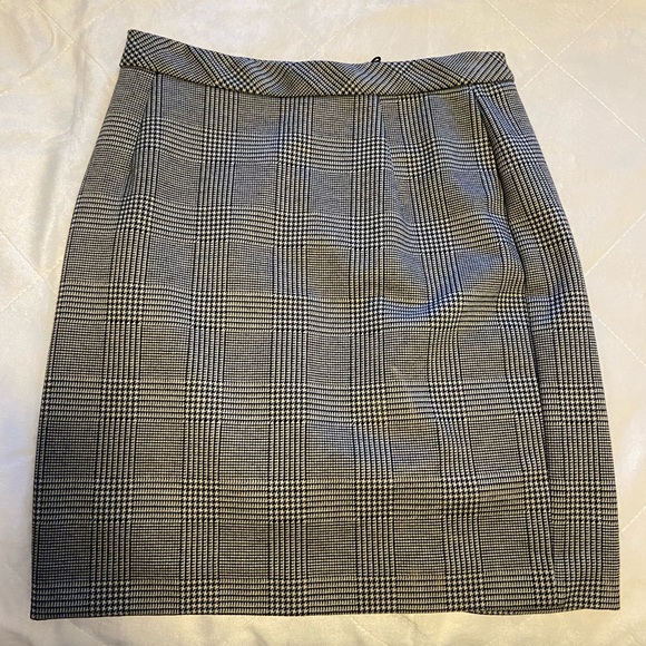 Size 6, H&M skirt - Picture 1 of 2